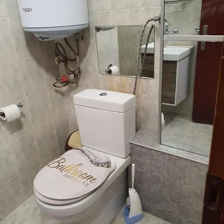 Toni's Lejlighed Bŭnzarito